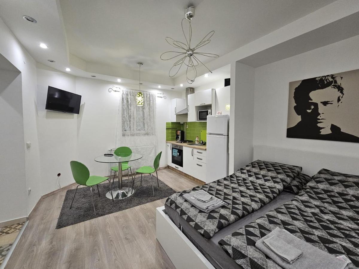Smart Studio In The Heart Of Budapest Esterno foto
